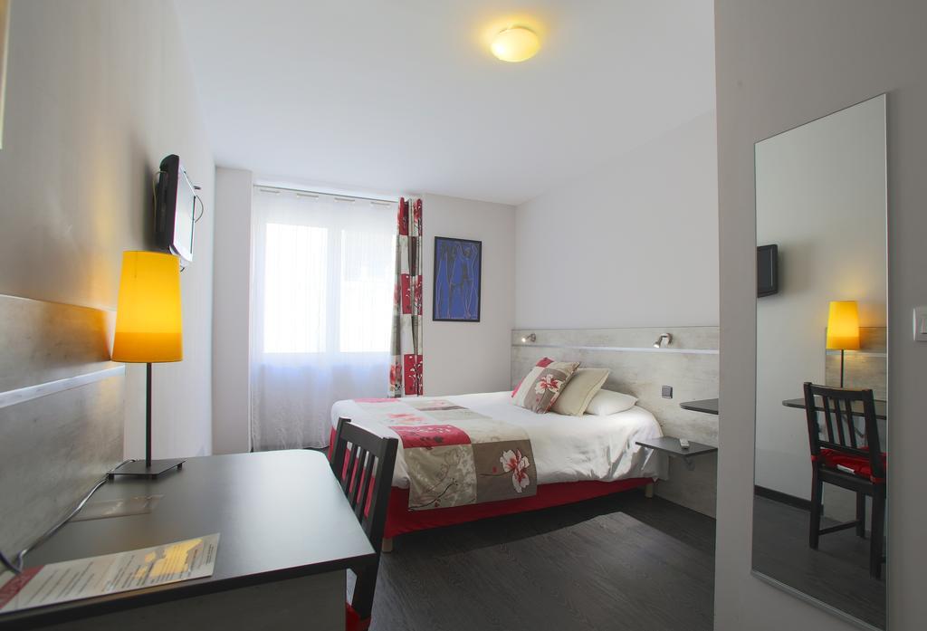 Le Castel Hotel Tain-l'Hermitage Ruang foto