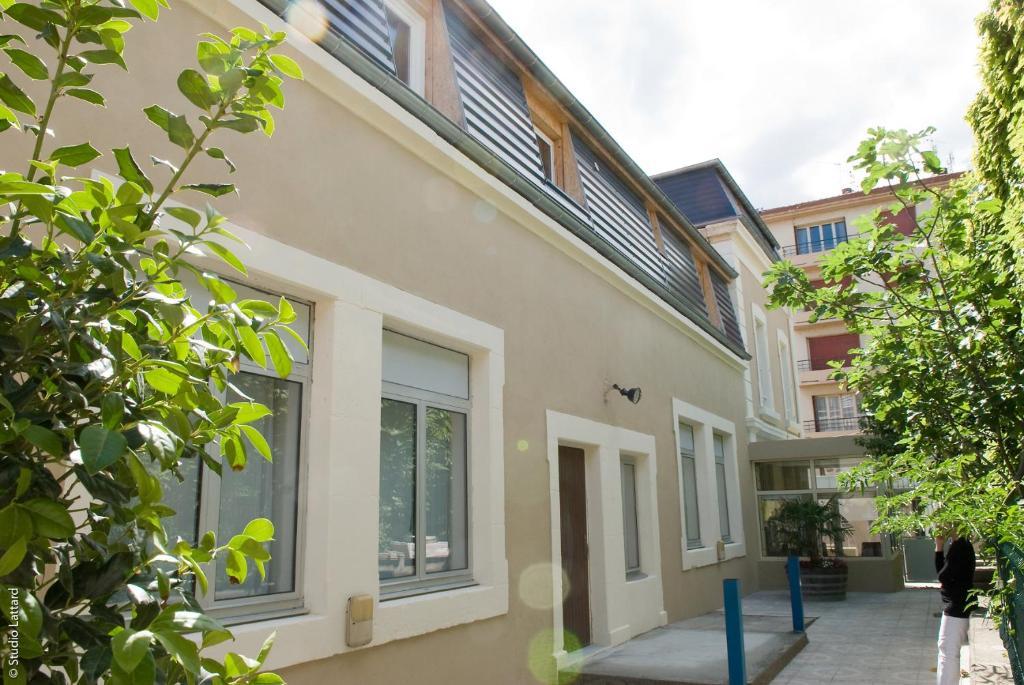 Le Castel Hotel Tain-l'Hermitage Bagian luar foto
